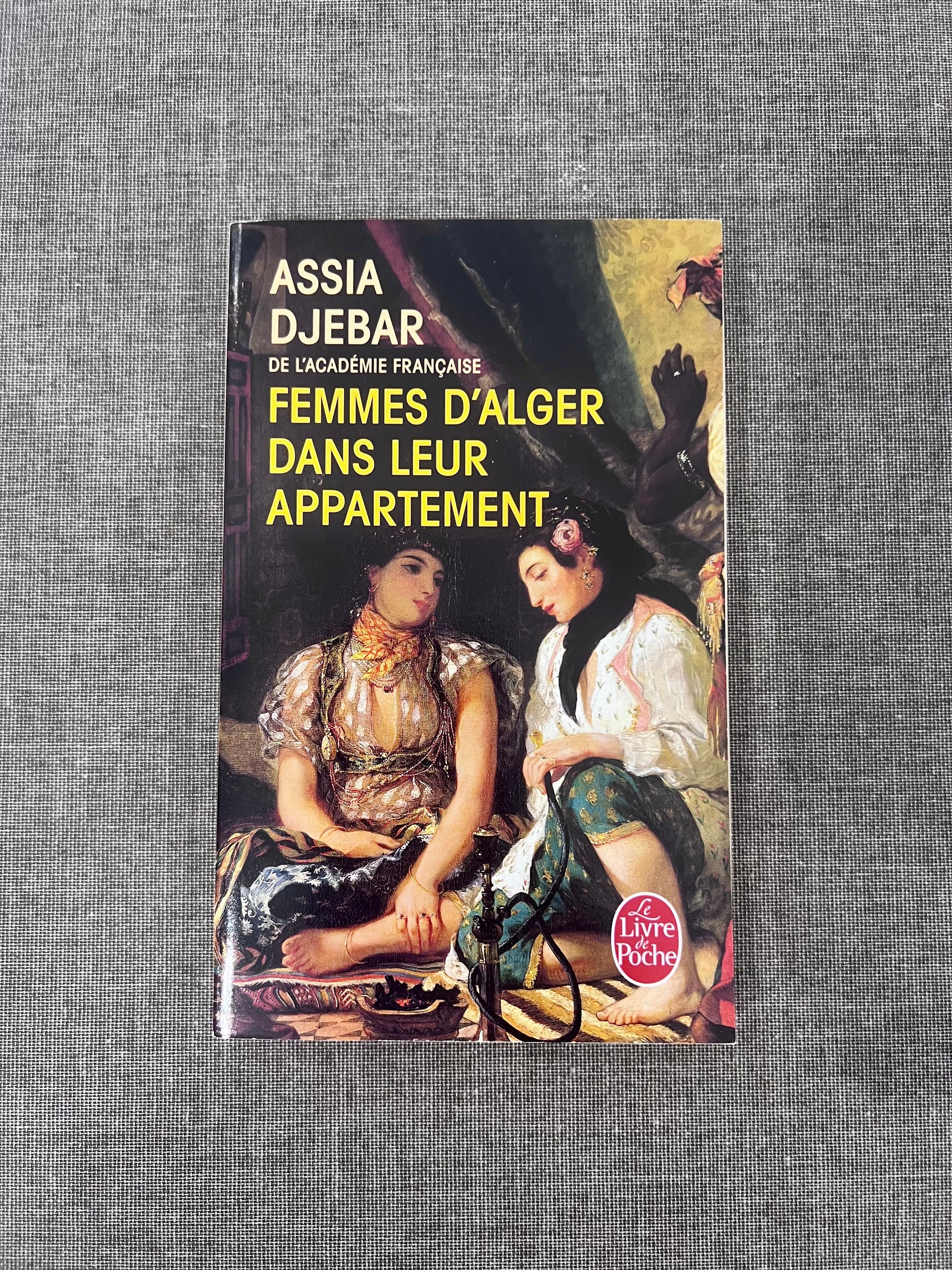 Femmes d'Alger dans leur appartement CHIC BOUTIQUE