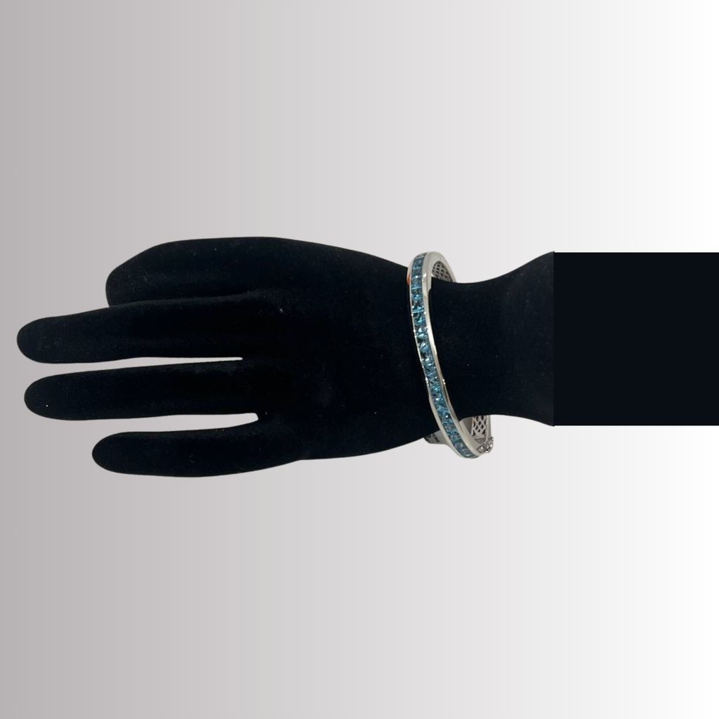 Bracelet jonc argenté orné de pierres bleues étincelantes My Store