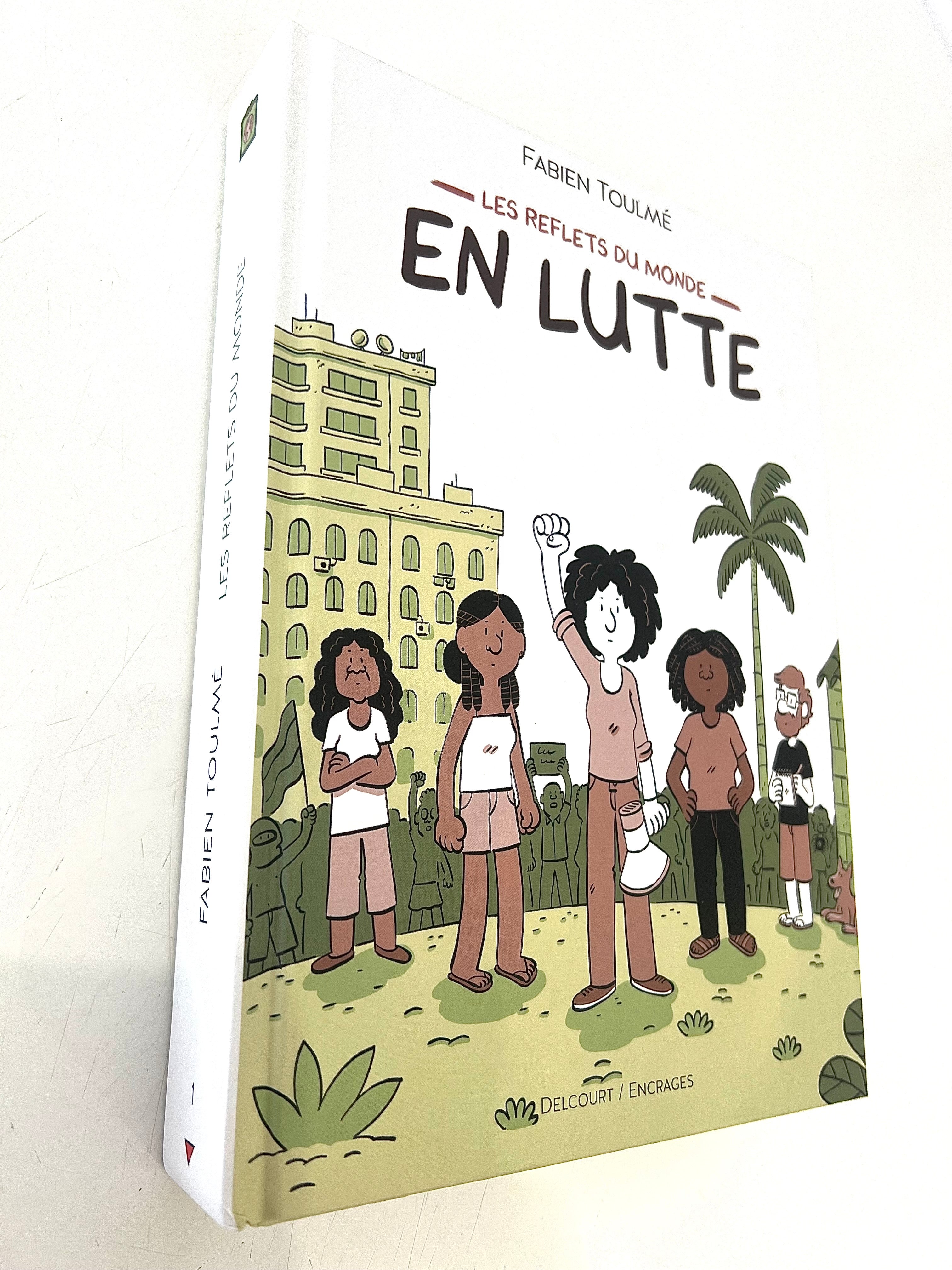 Les reflets du monde - En lutte CHIC BOUTIQUE
